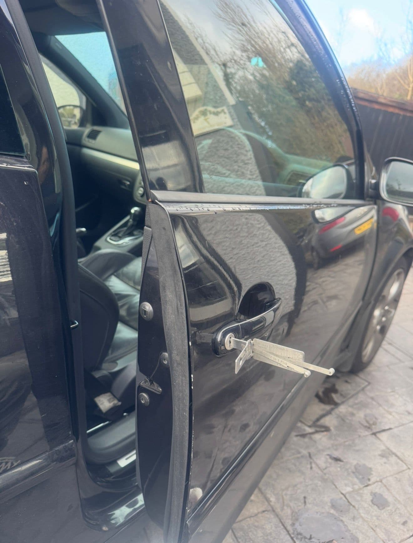 Auto Lock Picking in Belfast by Andy Locksmiths